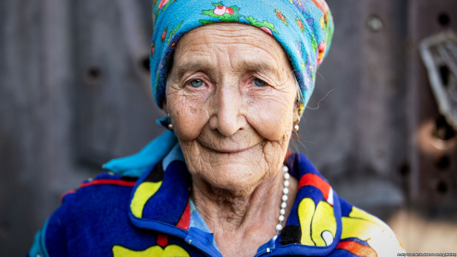 Баба Марія. Сама родом із Закарпаття. 1940 року народження. Живе у селищі сама