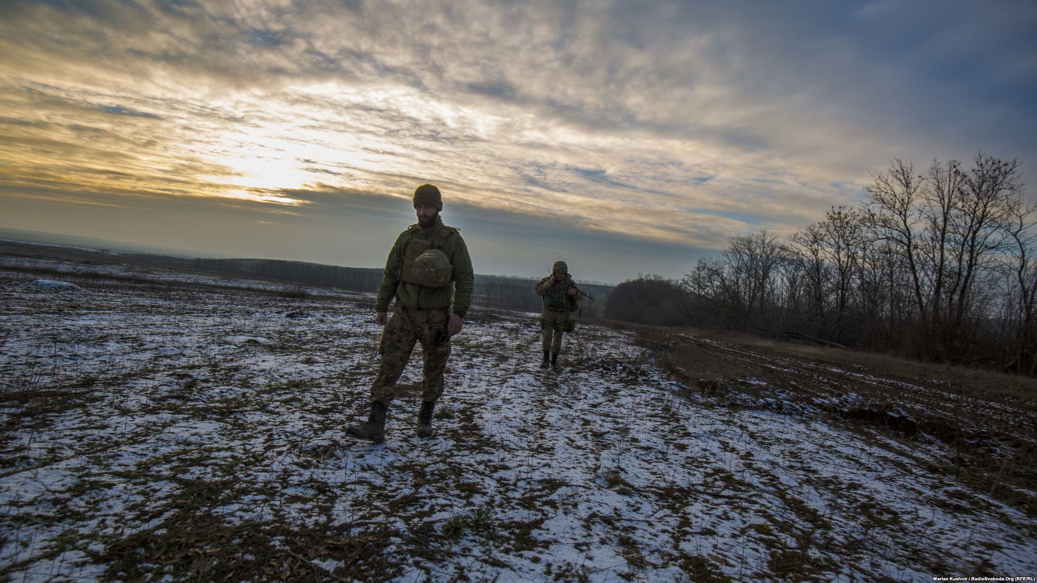 On the way from a CDA (company defense area) to a forward PS (platoon strongpoint