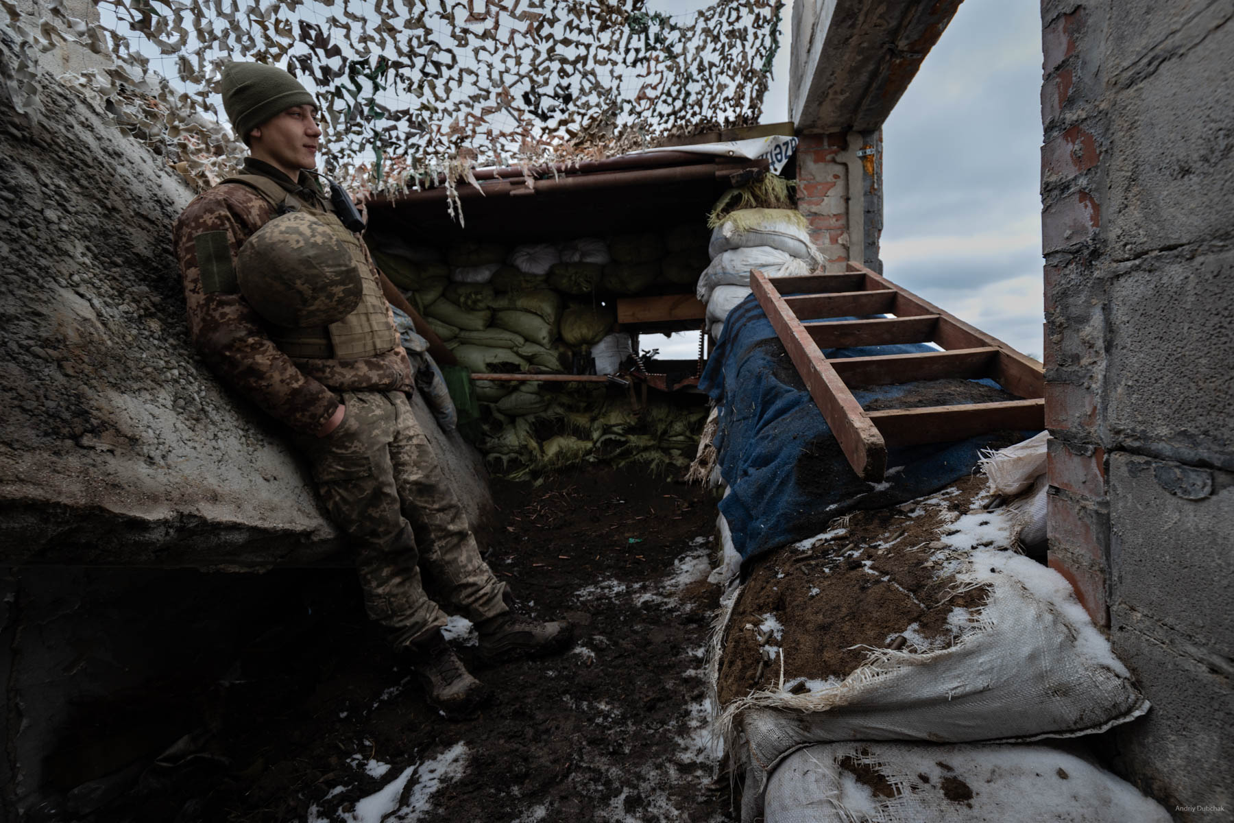 At one of the front positions, I speak with “Archie”, a 20-year-old boy from the region of Nikolayev. He tells us that the militants often try to approach our positions through wood lines at night; our warriors have to respond with fire at regular intervals. Shirokine, March 2018. Video: https://goo.gl/iVAXZB
