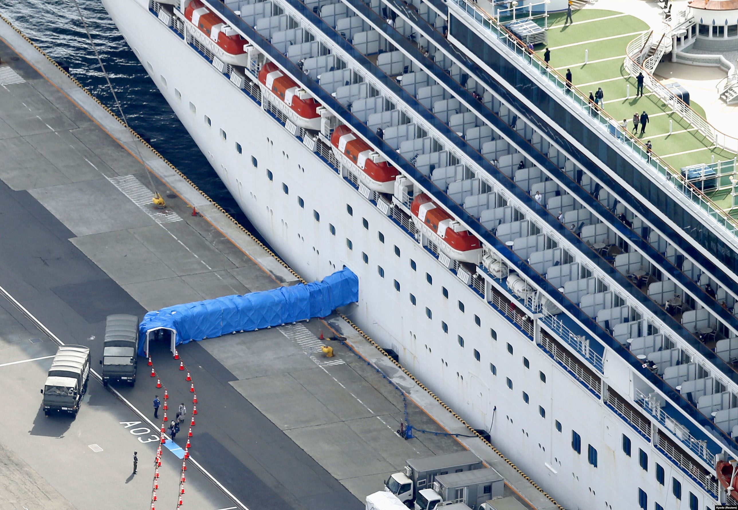 Лайнер Diamond Princess на карантині у японському порту Йокогама, 19 лютого 2020 року